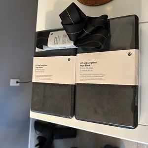 Lululemon NEW Yoga Blocks and Mat Strap